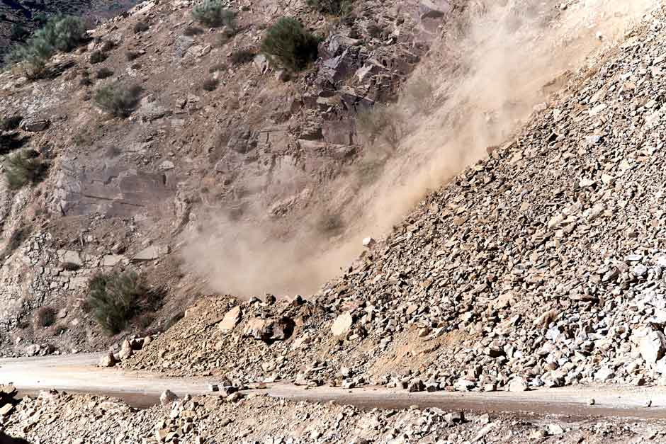 Alaska landslide damages 3 homes, ‘squishes’ pickup